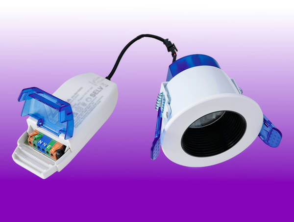 AU R63BW/CWS product image