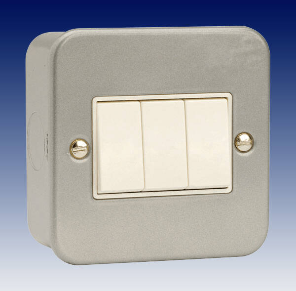 BG Brushed Steel 3 Gang Light Switch In Double Format Custom Switch - Foto 12