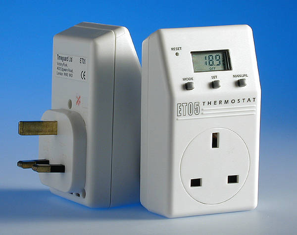 Plug with thermostat.