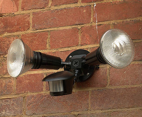 Par38 sensor light store